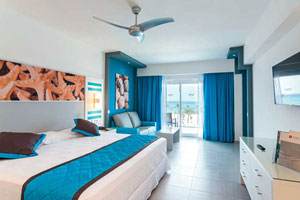 Standard double room with partial sea view